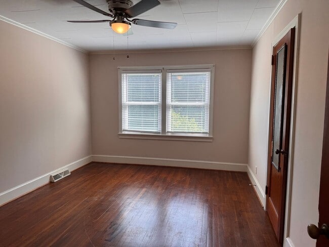 Building Photo - 2 BED, 1 BATH HOME LOCATED A FEW BLOCKS FROM DOWNTOWN ASHEBORO!