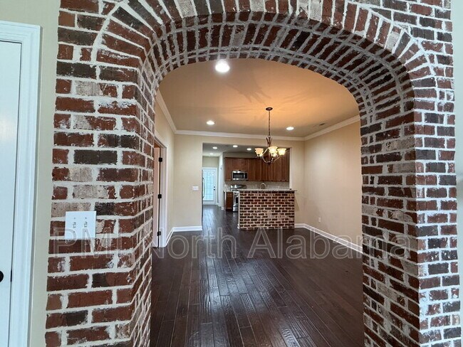 Building Photo - 1012 Scarlet Woods
