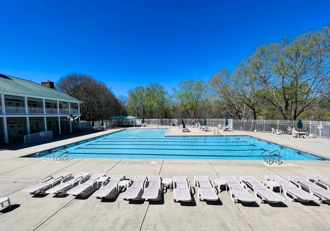 Building Photo - Gorgeous One Level Home in Chapel Hill