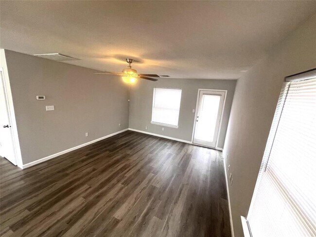 Building Photo - 15601 Valerie's Cove