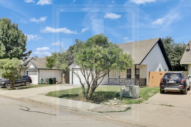 Building Photo - 4500 Acers Ln