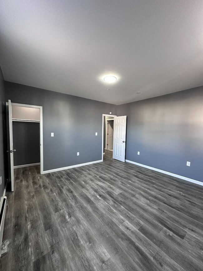 Building Photo - 153 Vine St