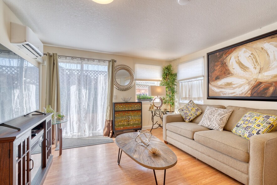 Building Photo - 1676 SE Marion St