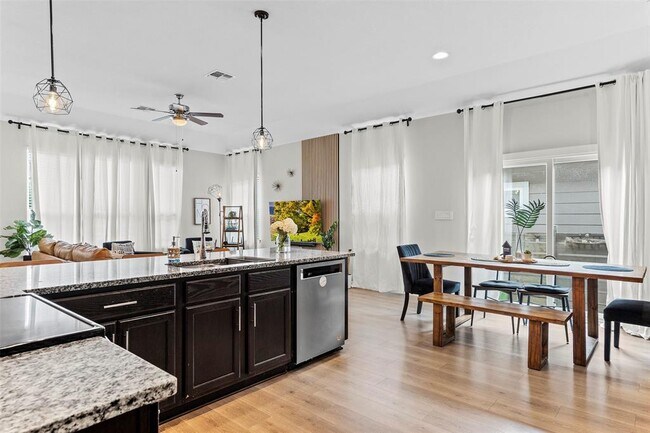 Building Photo - 709 Speckled Alder Dr