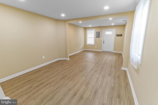 Building Photo - 28 B St