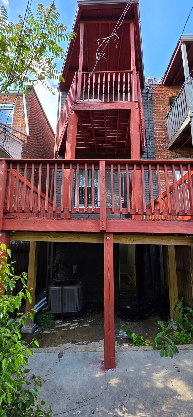 Building Photo - 3055 Brighton St
