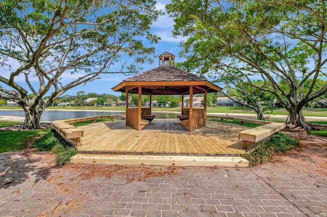 Building Photo - 2244 NW 39th Dr