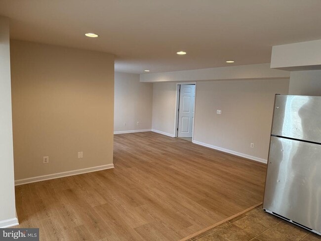 Building Photo - 6231 Glen Wood Loop