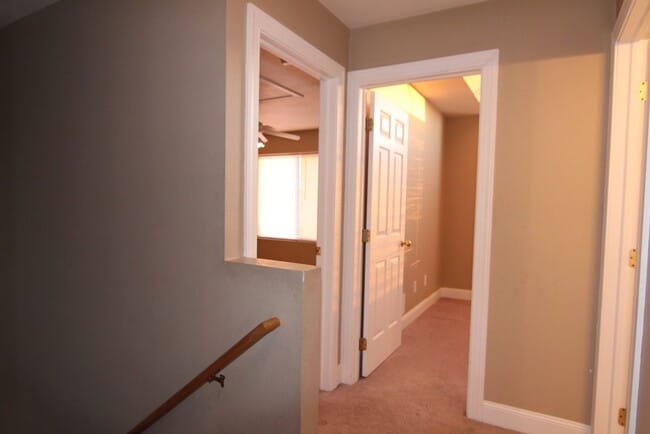 Building Photo - Beautifully Renovated Large 4 bedroom Dupl...