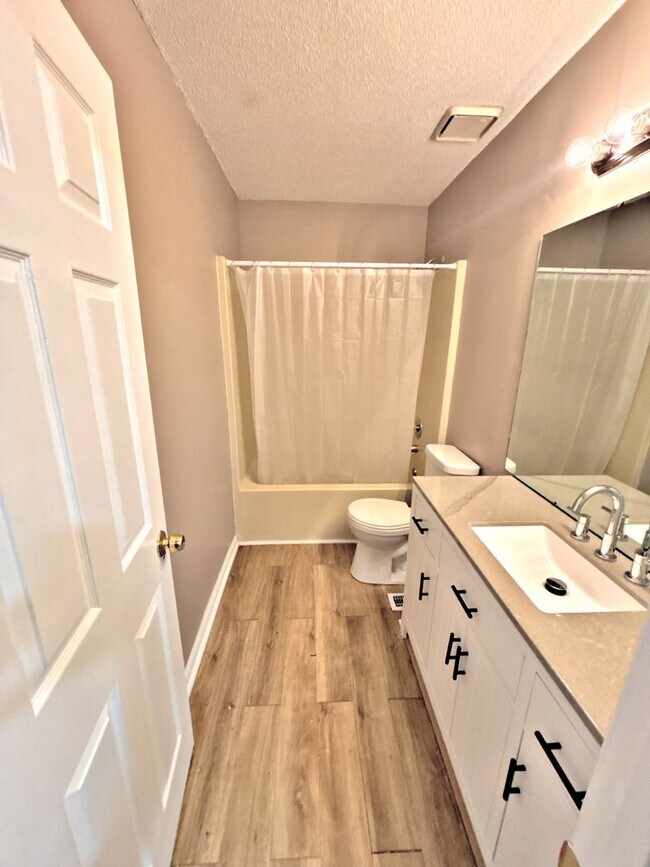 Building Photo - 2826 Wimberly Dr SW