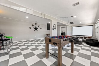 Building Photo - 9123 Kerr Dr