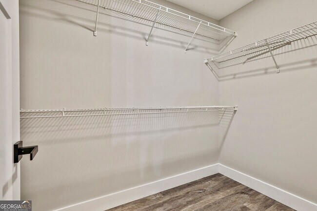 Building Photo - 20 Beaver Ct