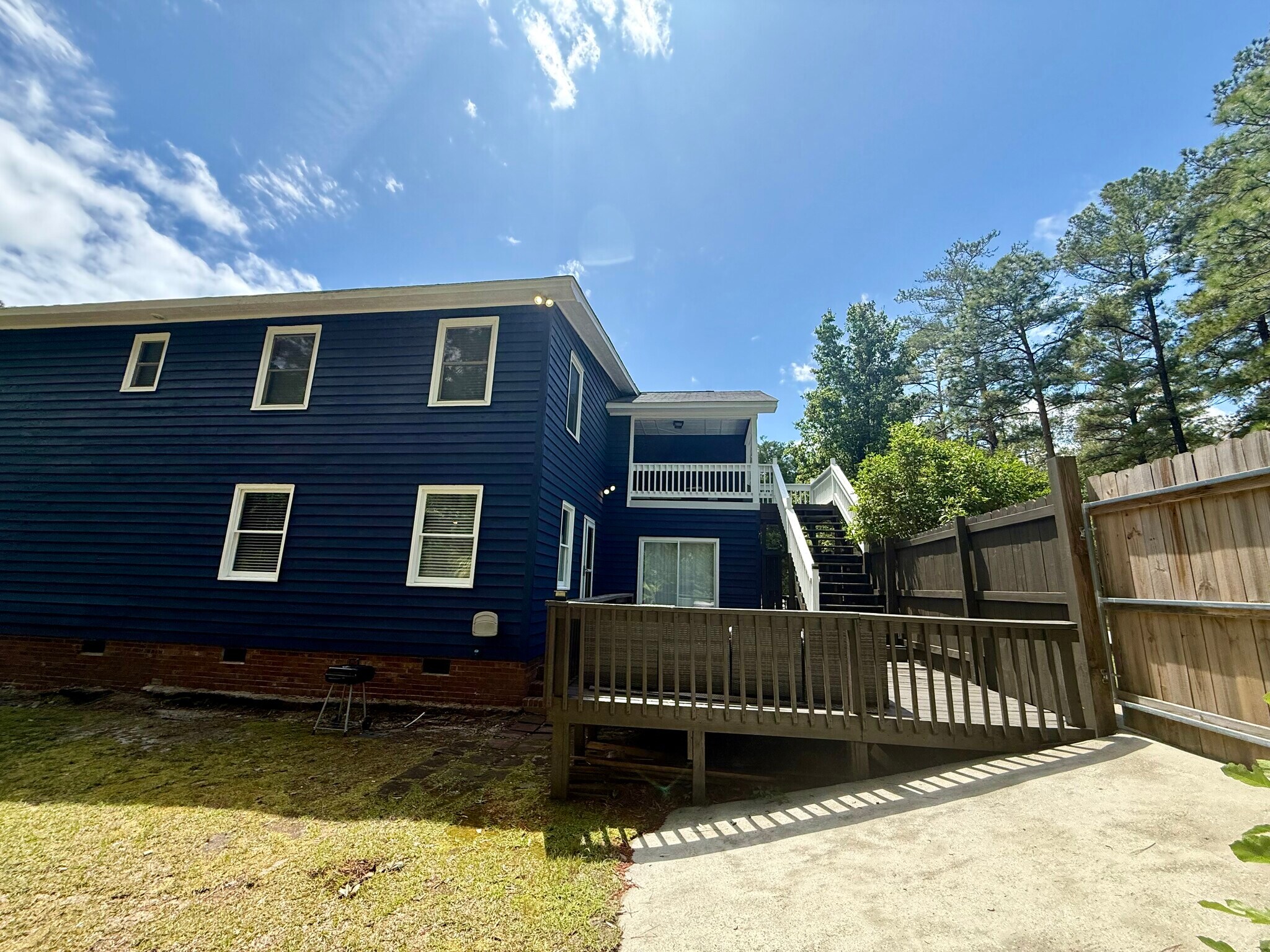 Building Photo - 160 Whitwood Cir