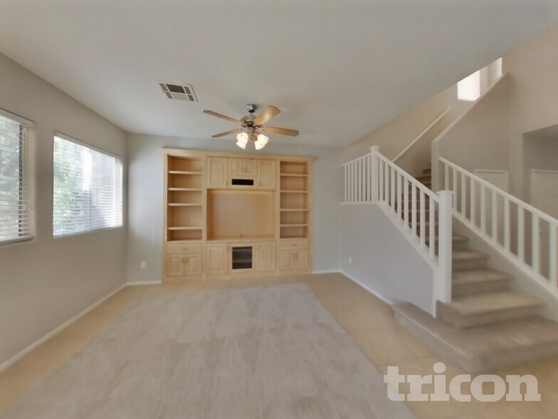 Building Photo - 9273 Grassy Weep Ct