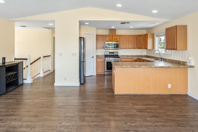 Building Photo - Waikapu Gardens 4 Bed/3 Bath, Beautiful Ho...