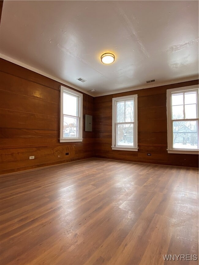 Building Photo - 235 High St