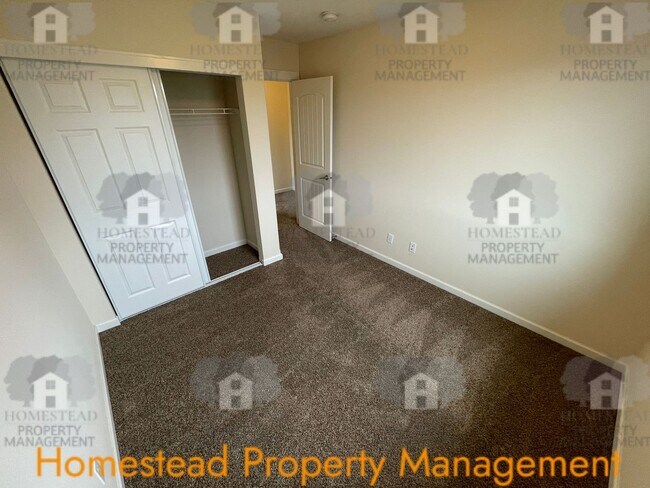 Building Photo - 476