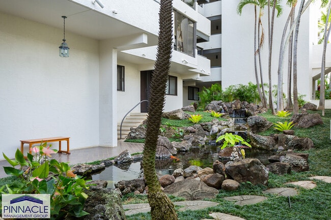 Building Photo - 500 Lunalilo St