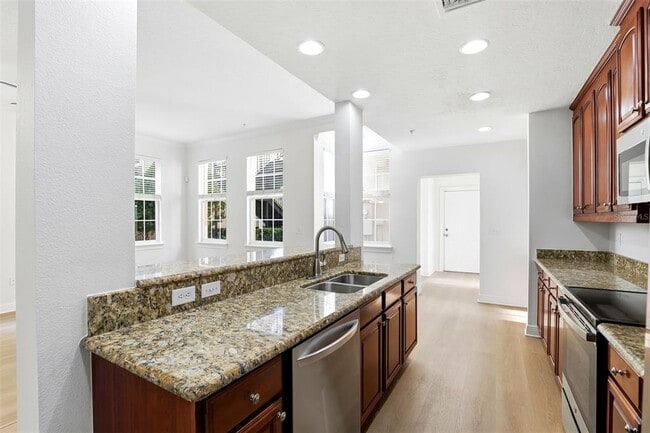 Building Photo - 1384 Lake Baldwin Ln