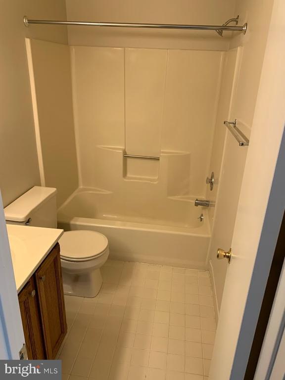 Building Photo - 468 Lynetree Dr