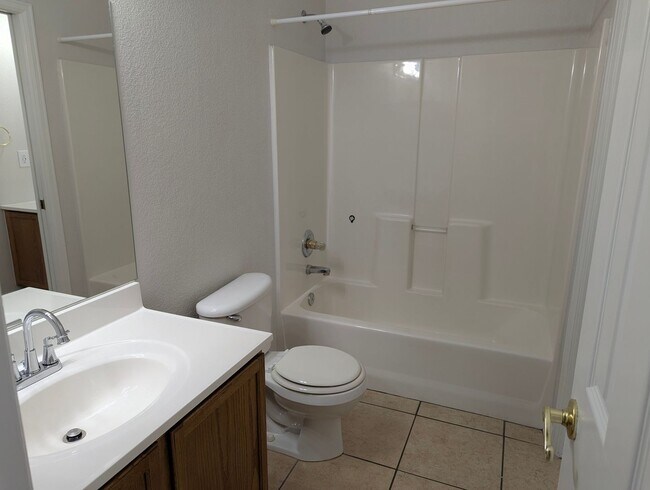 Building Photo - Charming 2BR Condo in Aurora