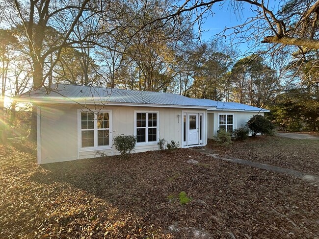 Building Photo - 108 Pinecrest Loop