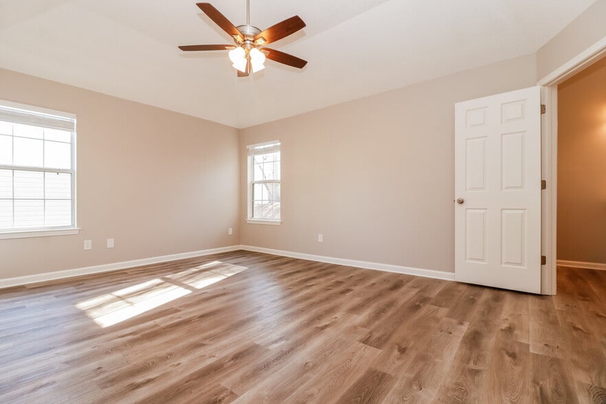 Building Photo - 7210 Mahogany Dr