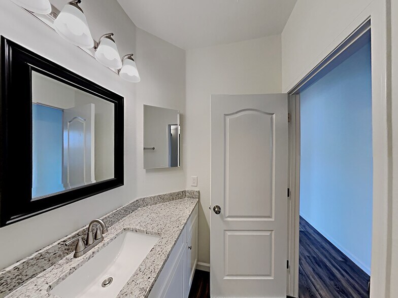 Building Photo - 35042 N Aubrac Cir