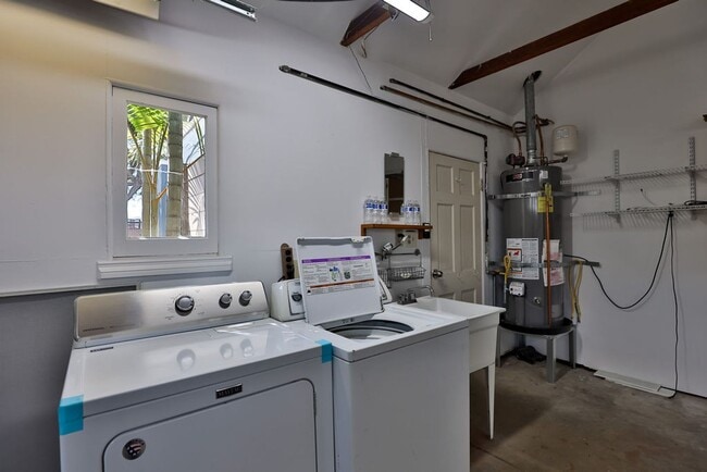 Building Photo - 1020 Madison Ave