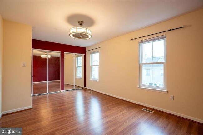 Building Photo - 3500 Vintage Spg Ter