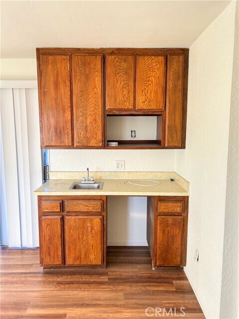 Building Photo - 402 S Ola Vista