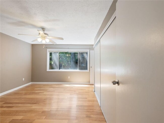 Building Photo - 115 Biscayne Dr NW