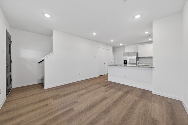 Building Photo - 12239 Shield Crest Ct