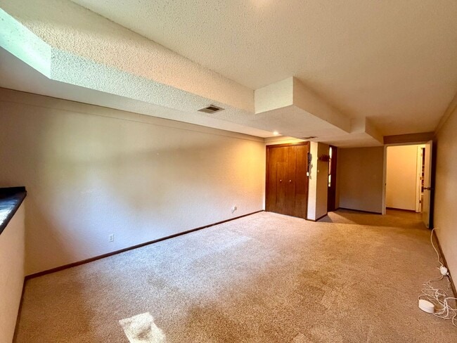 Building Photo - 8238 Parkhill Cir