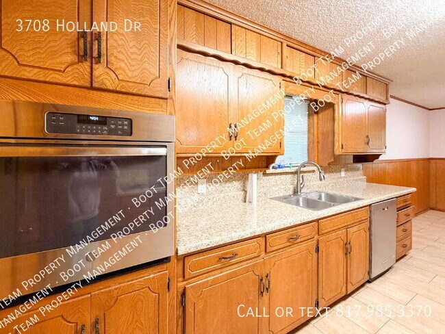 Building Photo - 3708 Holland Dr