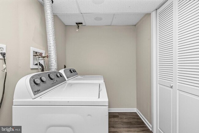 Building Photo - 5907 Wood Sorrels Ct