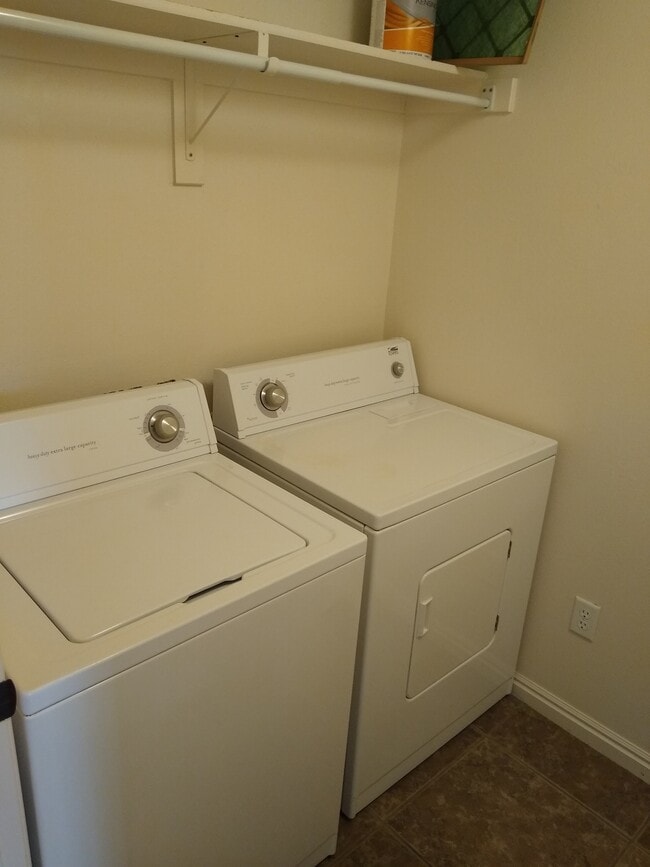 Building Photo - 77 N 4250 W