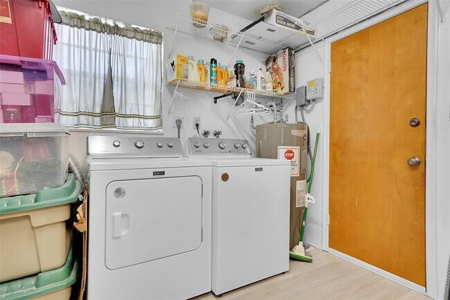 Building Photo - 2705 Roosevelt St