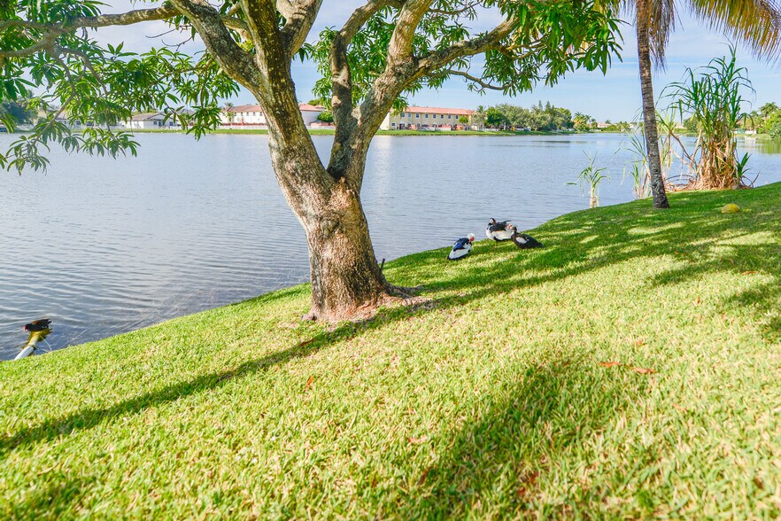 Building Photo - 5290 SW 134th Ave