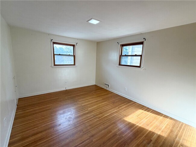 Building Photo - 211 Magnolia Ave