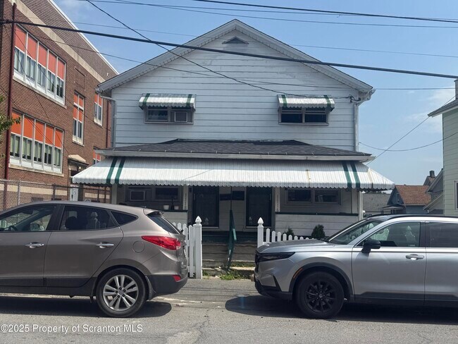 Primary Photo - 1116 Eynon St