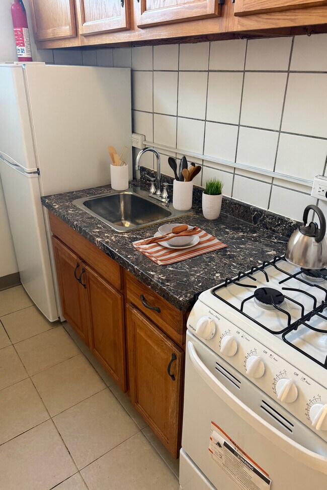 Building Photo - 4746 S Drexel Blvd