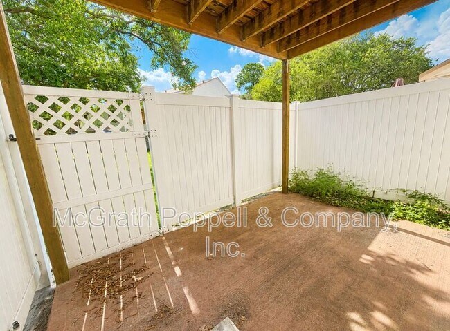 Building Photo - 2302 S Maki Rd