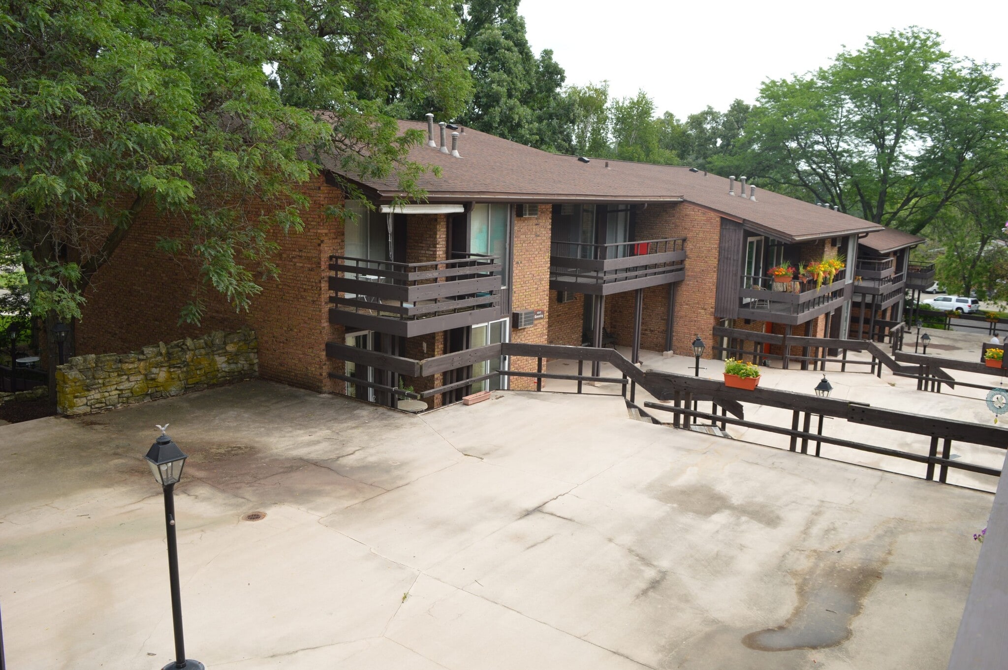 Building Photo - 6245 Charing Cross Ln