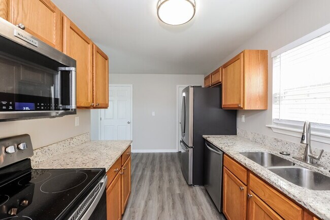 Building Photo - 122 Village Pkwy