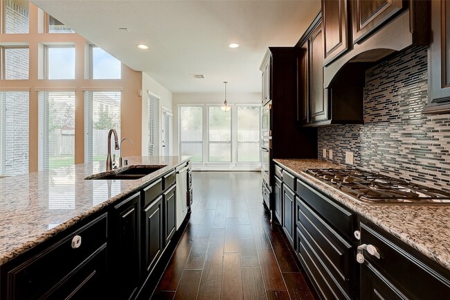 Building Photo - 4006 Misty Waters Ln