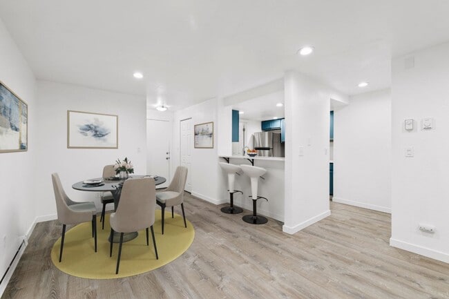Building Photo - Fully Remodeled 1 bedroom Minutes from Microsoft!