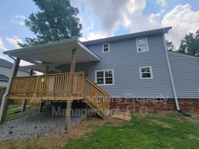 Building Photo - 165 Ashley Cir