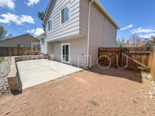 Building Photo - 850 Marshall Dr