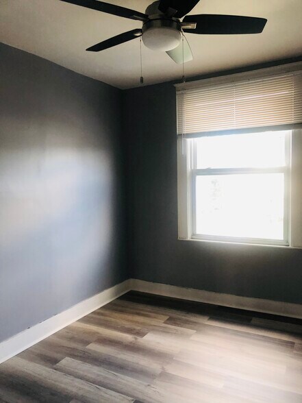 Building Photo - 5342 Reisterstown Rd